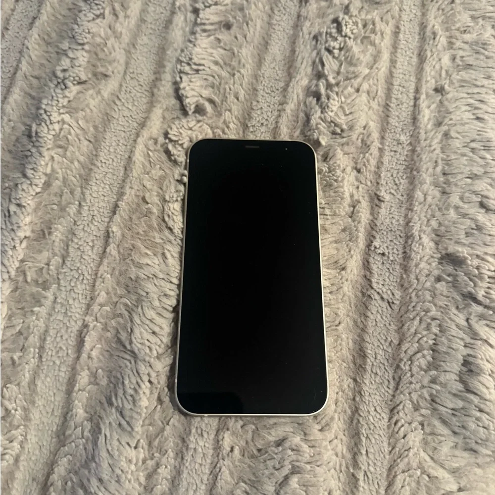 Apple iPhone 11 - Cream